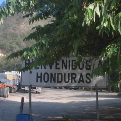 Traversée de la frontière pour Copan Ruinas