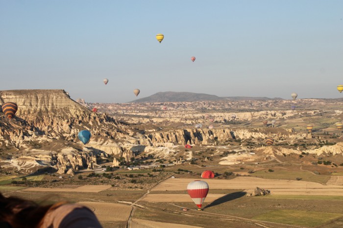 Montgolfières se posant en Cappadoce
