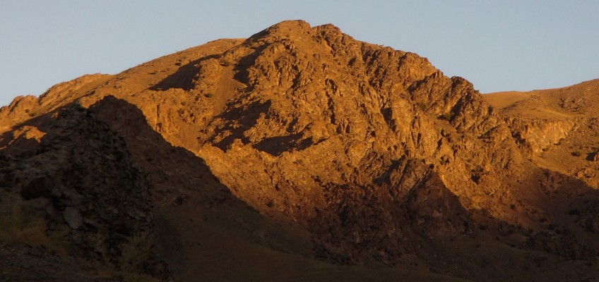 Coucher de soleil sur les montagnes de Nuratau