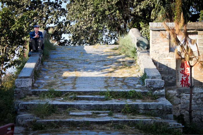 Pont dans un village Bai au Yunnan