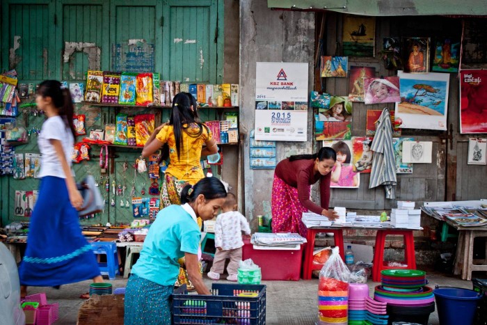 yangon_rue_marchand