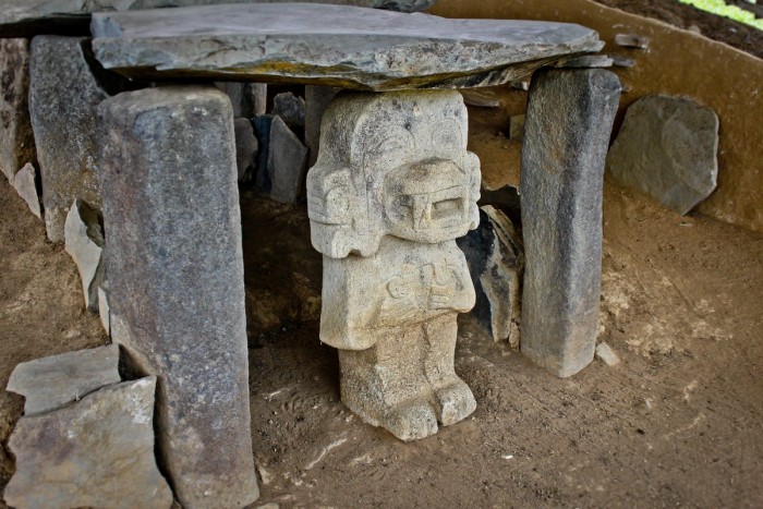 Popayan_statue