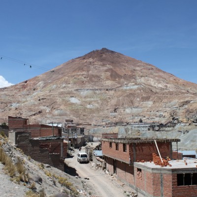 La mine de Potosi est sous la montagne