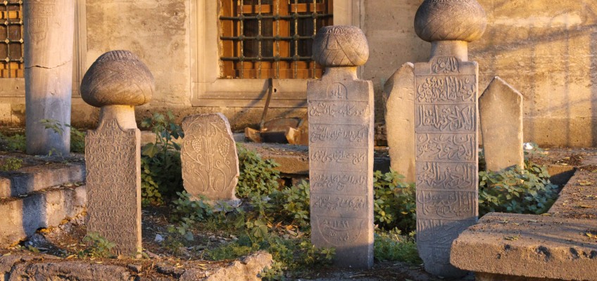 Cimetière avec ses pierres tombales typiques