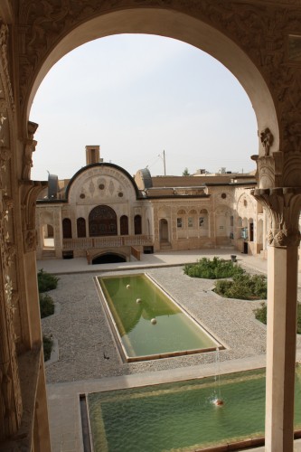 La cour de la maison Tabatabaei