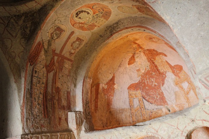 Chapelle et peintures rupestres