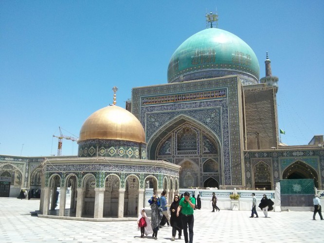 Une mosquée dans le mausolée de Mashaad