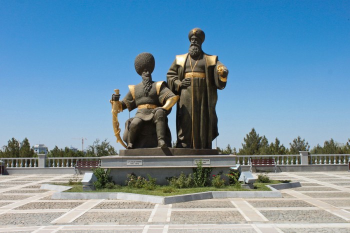 Statues à Ashgabat