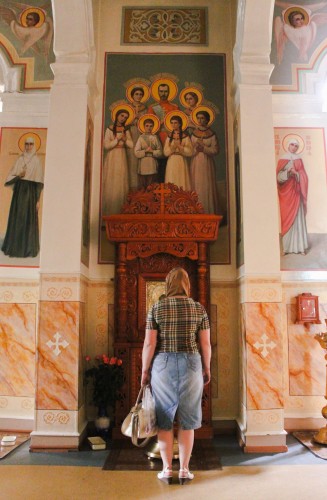 La famille du tsar Nicolas II dans une église orthodoxe d'Almaty