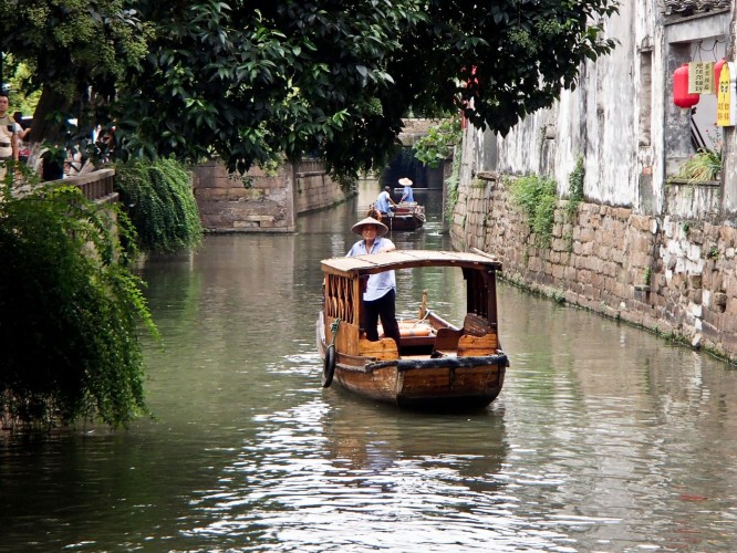Gondoles à Suzhou sur pingjiang-lu