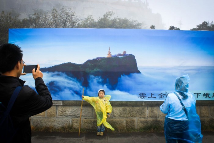 emei-sommet-or-touristes