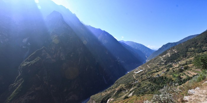 Les rayons du soleil sur les monatagne - Gorges du Saut du Tigre