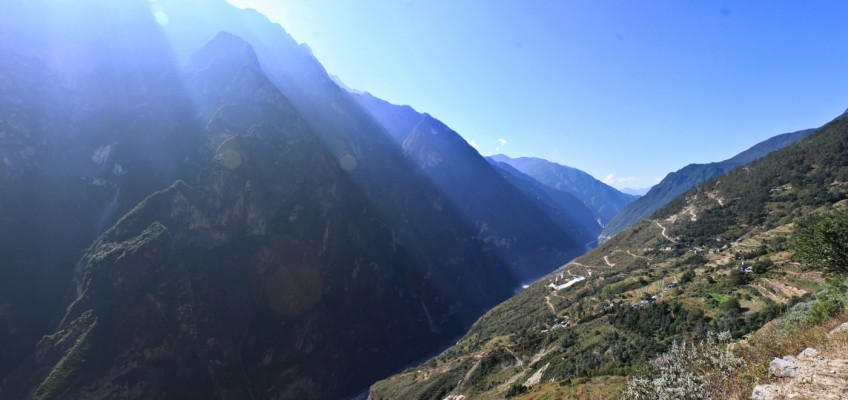 Les rayons du soleil sur les monatagne - Gorges du Saut du Tigre