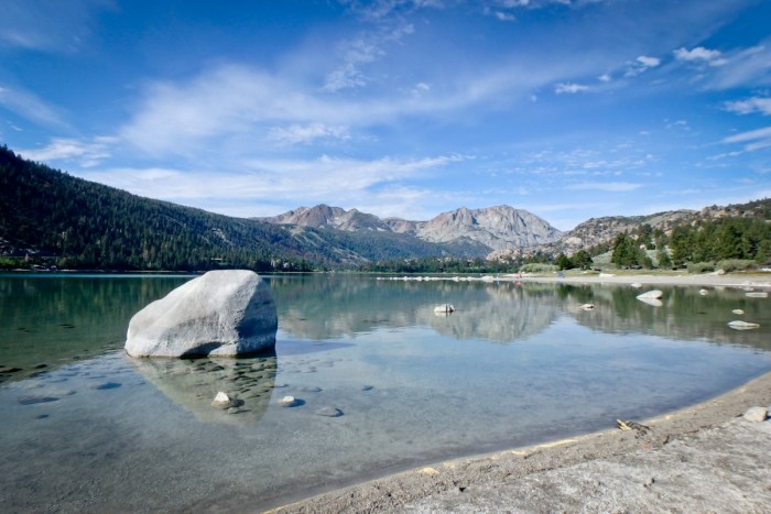 Lac près du Yosemite