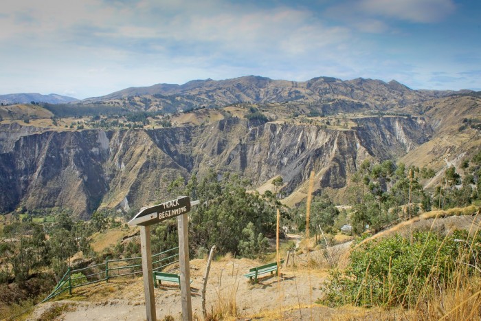 quilotoa_canyon